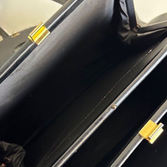 Vintage Black Leather Shoulder Bag - Picture 10 of 12